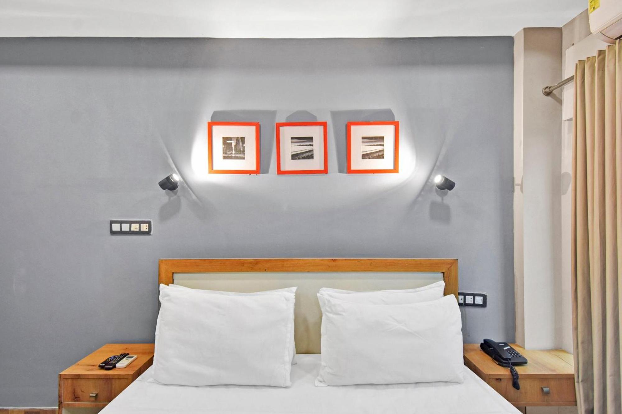 Oyo Townhouse Azure Sky Hotel