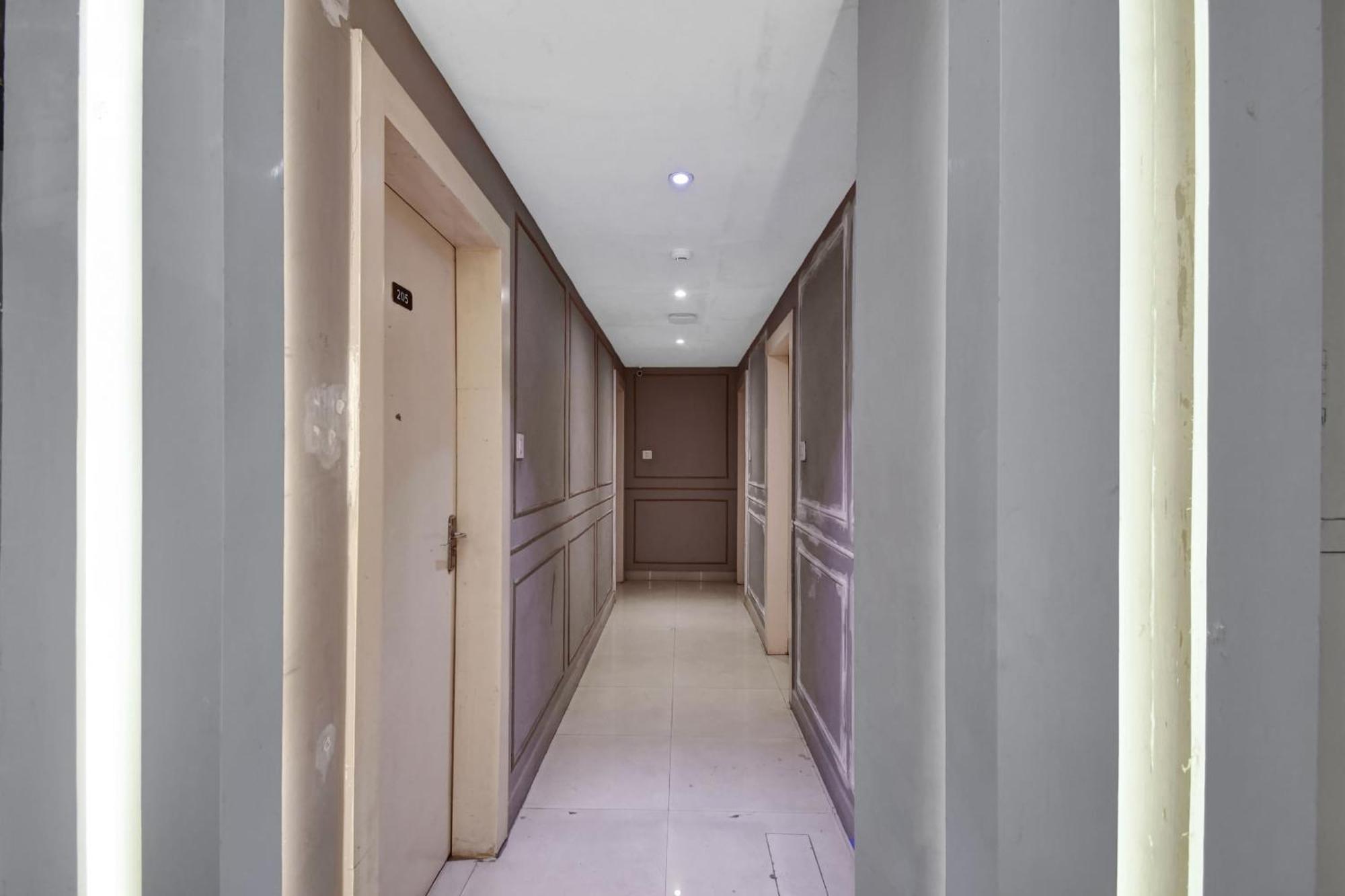 Oyo Townhouse Azure Sky Kolkata