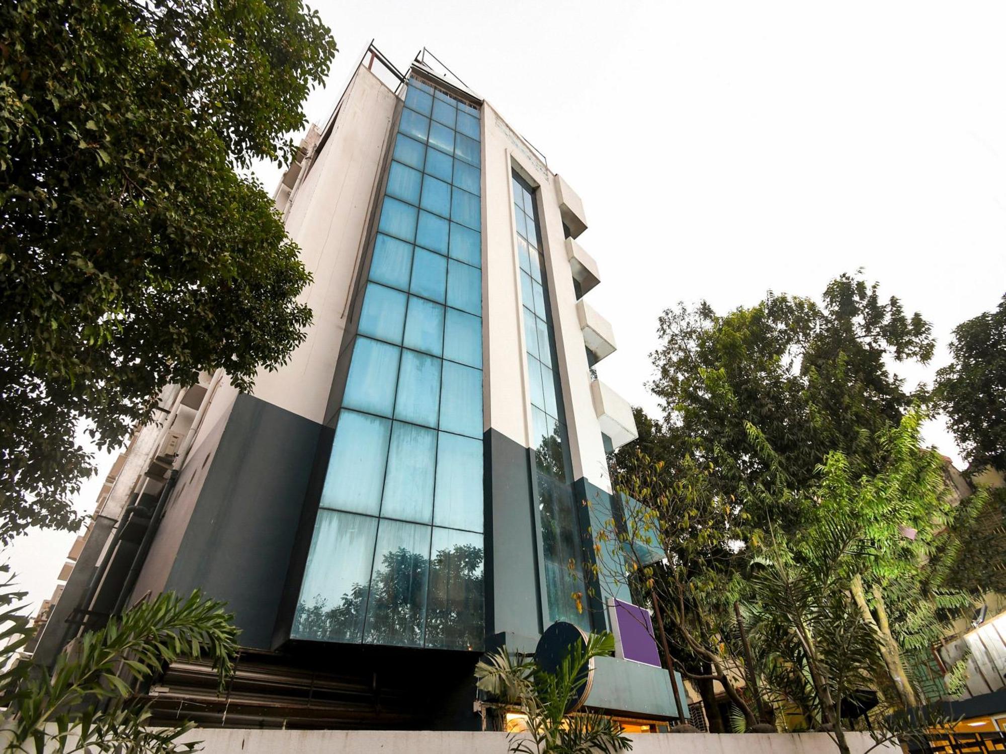 Oyo Townhouse Azure Sky Kolkata